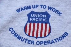 画像4: 90s USA製 WARM UP TO WORK COMMUTER OPERATIONS UNION PACIFIC ロゴ コットンTシャツ 杢ライトグレー L (4)