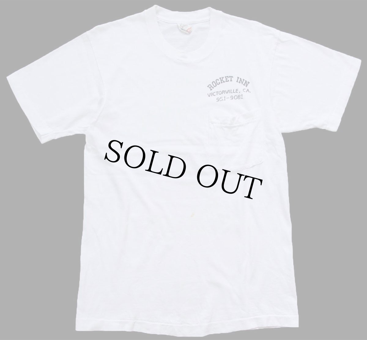 画像2: 80s USA製 ROCKET INN 両面ひび割れプリント コットン ポケットTシャツ 白 M (2)