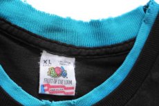 画像5: 90s USA製 YMCA WORLDWIDE MAKING A DIFFERENCE レイヤードネック&スリーブ コットンTシャツ 黒×水色 XL (5)