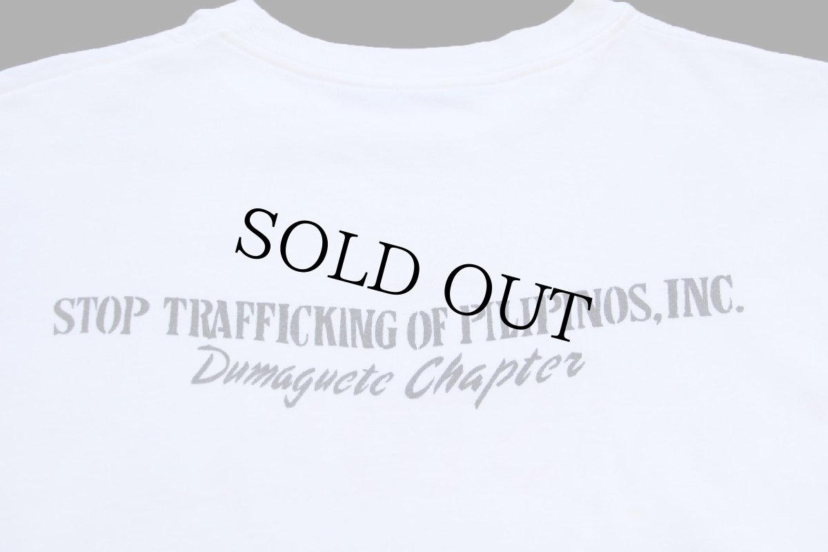 画像4: 80s STOP TRAFFICKING OF PILIPINOS,INC. 両面 染み込みプリント コットンTシャツ 白 (4)