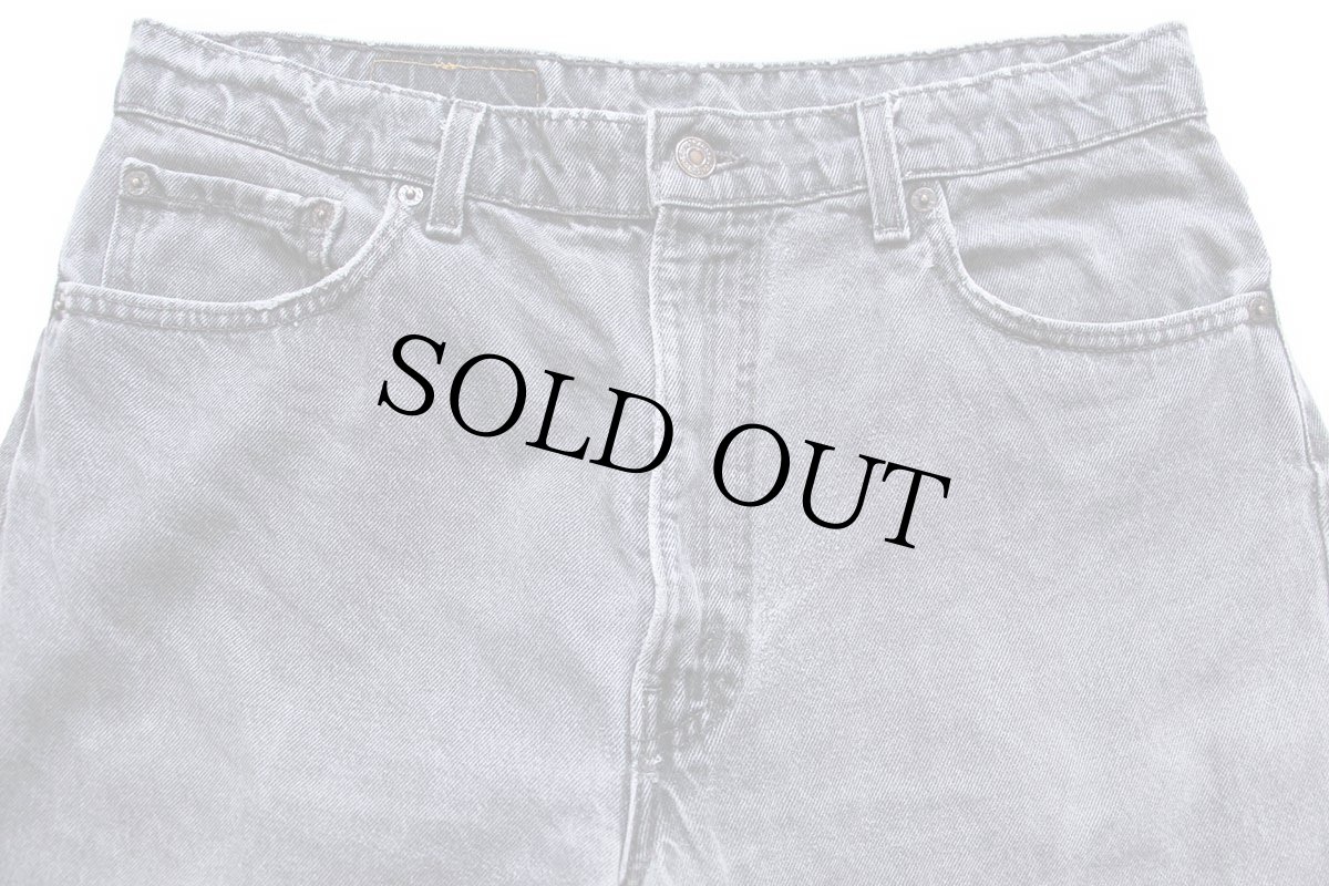 画像4: 90s USA製 Levi'sリーバイス 550 ダメージ ブラック デニムパンツ フェード W36 L30 (4)