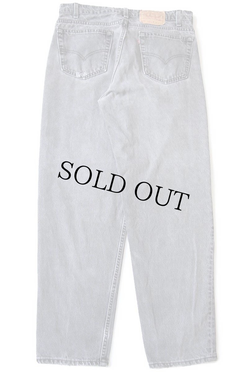 画像3: 90s USA製 Levi'sリーバイス 550 ダメージ ブラック デニムパンツ フェード W36 L30 (3)