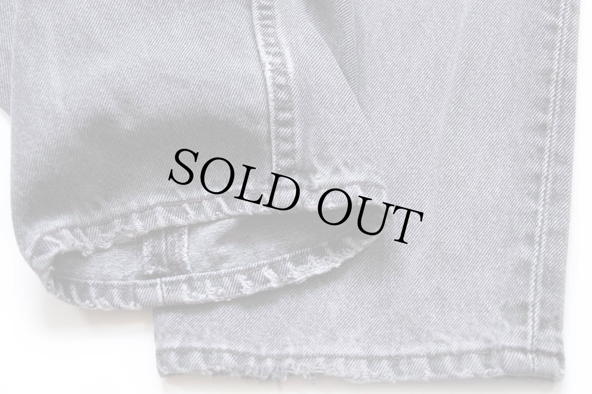 画像9: 90s USA製 Levi'sリーバイス 550 ダメージ ブラック デニムパンツ フェード W36 L30 (9)