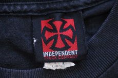 画像5: 00s INDEPENDENT TRUCK COMPANY アイアンクロス 両面 ひび割れプリント コットンTシャツ 黒 フェード L (5)