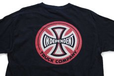 画像4: 00s INDEPENDENT TRUCK COMPANY アイアンクロス 両面 ひび割れプリント コットンTシャツ 黒 フェード L (4)
