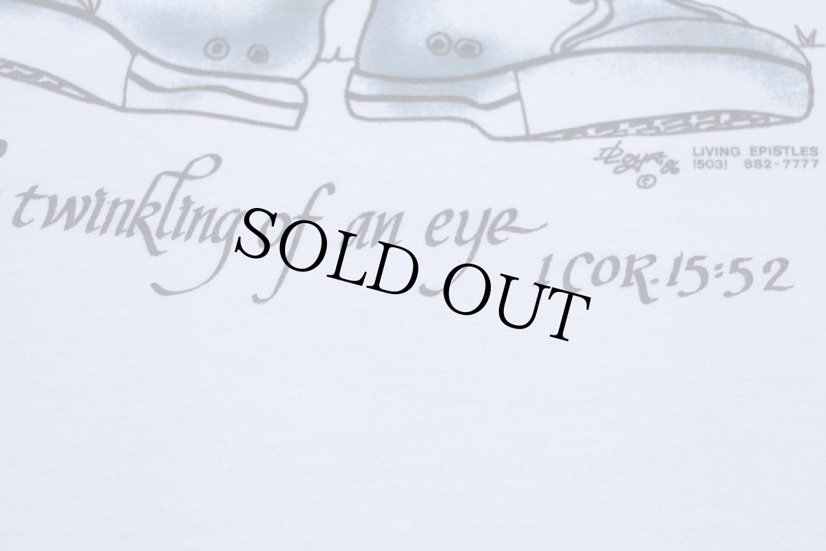画像4: 90s USA製 In a Moment In the twinkling of an eye I COR15:52 スニーカー イラスト コットンTシャツ 白 L (4)