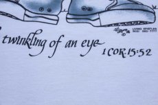 画像4: 90s USA製 In a Moment In the twinkling of an eye I COR15:52 スニーカー イラスト コットンTシャツ 白 L (4)