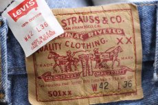 画像6: 90s USA製 Levi'sリーバイス 501 ダメージ デニムパンツ ヒゲ W42★196 (6)