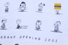 画像4: 00s USA製 CHARLES M. SCHULZ MUSEUM GRAND OPENING 2002 スヌーピー チャーリーブラウン キャラクター コットンTシャツ 白 XL (4)