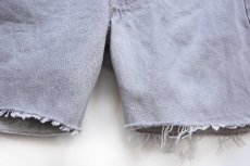 画像7: 90s 英国製 Levi'sリーバイス 501 カットオフ 先染め グレーデニム ショートパンツ W29★ショーツ ユーロ (7)