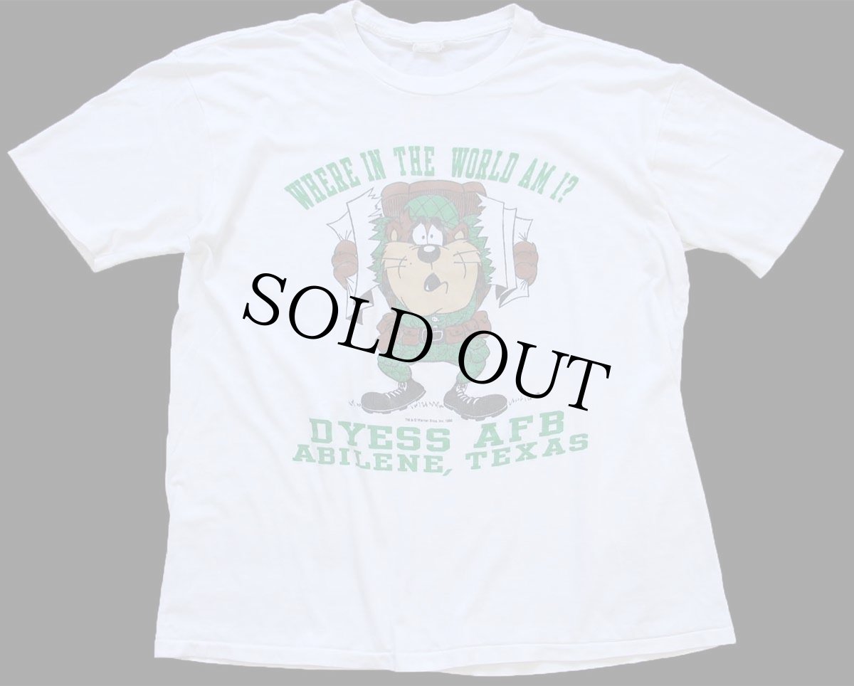 画像2: 90s USA製 ARTEX WHERE IN THE WORLD AM I ? DYESS AFB ABILENE, TEXAS タズマニアンデビル Tシャツ 白 L (2)