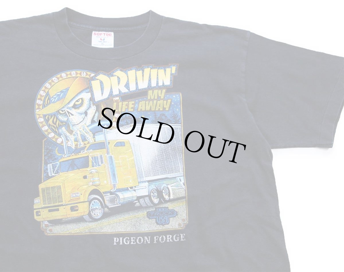 画像1: 90s USA製 DRIVIN' MY LIFE AWAY TRUCK USA コンボイ トラック スカル コットンTシャツ 黒 XL (1)