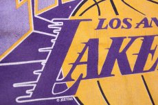 画像5: 90s USA製 NBA LOS ANGELES LAKERS レイカーズ Vネック コットンTシャツ 紫 L (5)