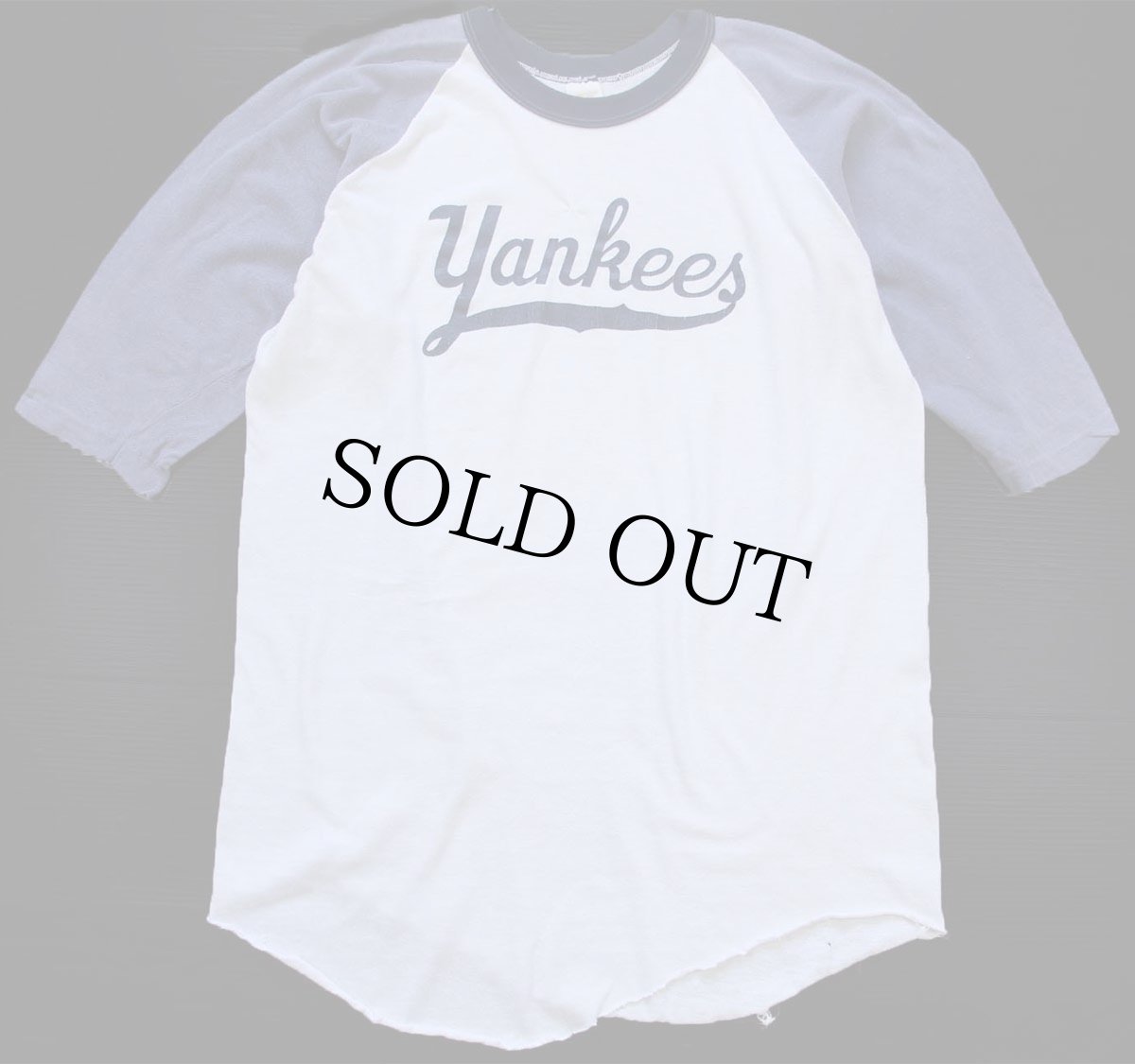 画像1: 70s USA製 RUSSELLラッセル MLB New York Yankees ヤンキース 七分袖 ラグランTシャツ ボロ 白×薄紺 フェード XL (1)
