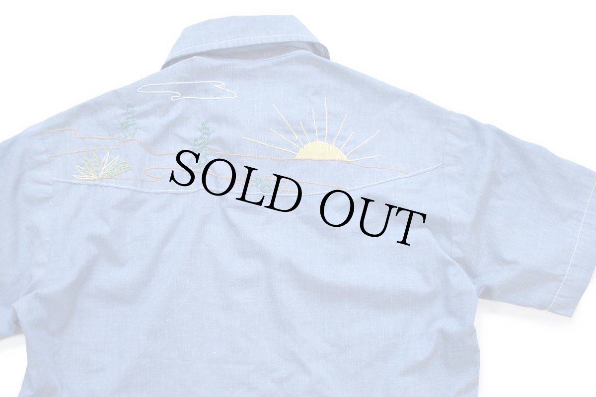 画像4: 70s ハンドメイド サボテン 太陽 刺繍入り 半袖シャンブレーシャツ (4)