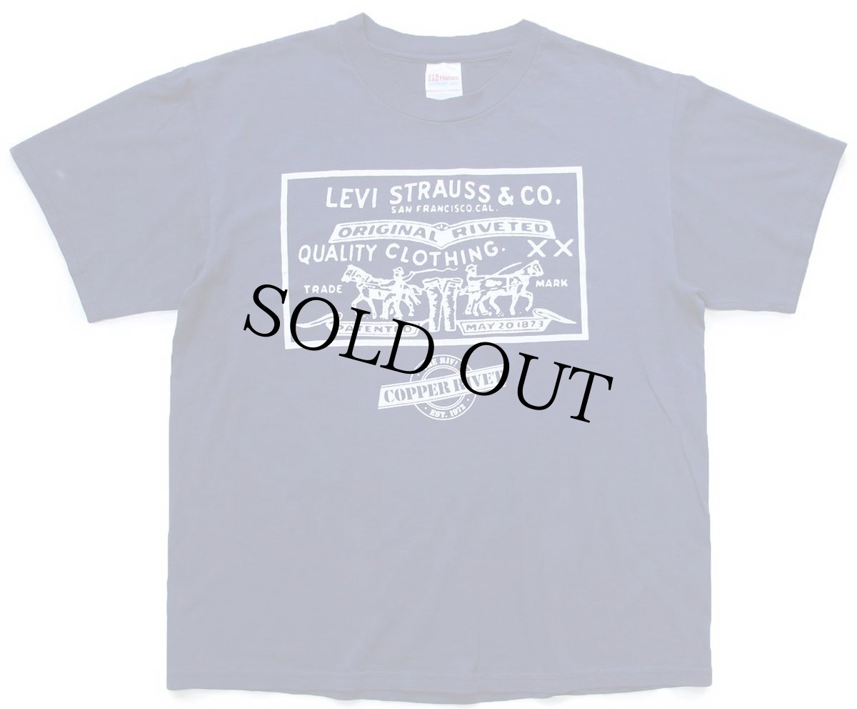画像2: 00s Hanes Levi'sリーバイス ツーホース ロゴ ひび割れプリント Tシャツ 紺 L (2)