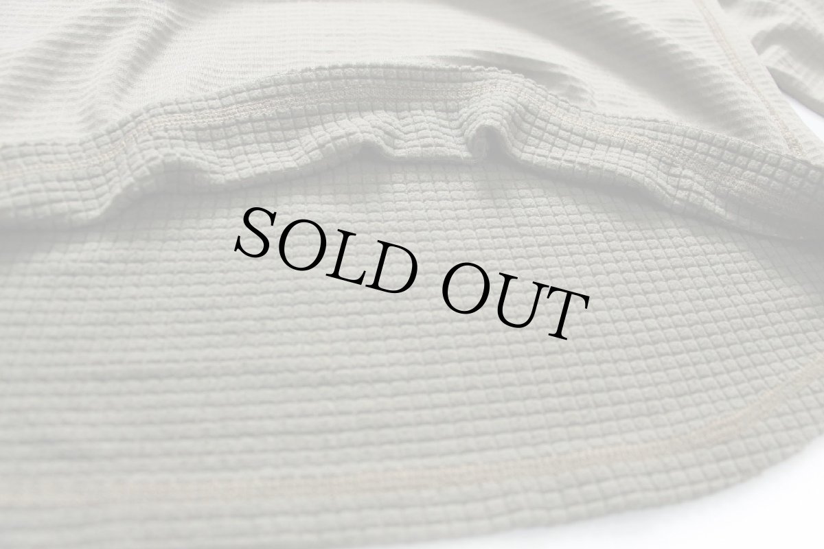 画像5: 米軍 ECWCS GEN3 LEVEL2 グリッドフリースシャツ コヨーテブラウン L-L (5)