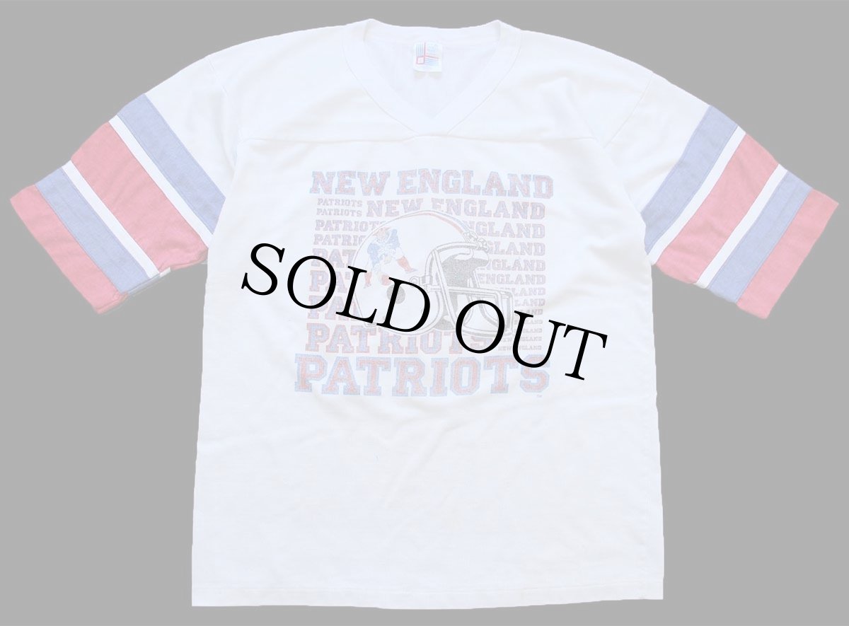 画像1: 80s USA製 NFL NEW ENGLAND PATRIOTS アメフト Vネック コットン×ナイロン フットボールTシャツ 白 L (1)