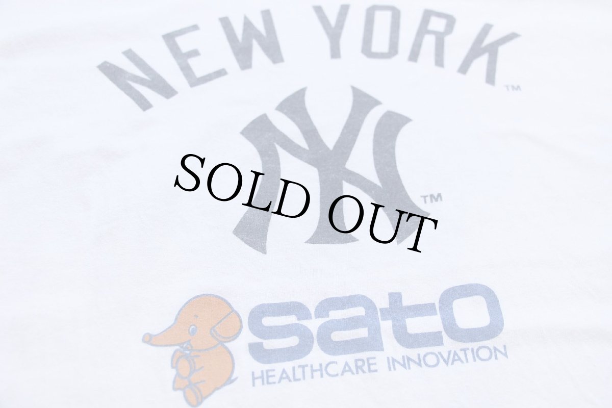 画像4: MLB New York Yankees ニューヨーク ヤンキース sato サトちゃん コットンTシャツ 白 (4)