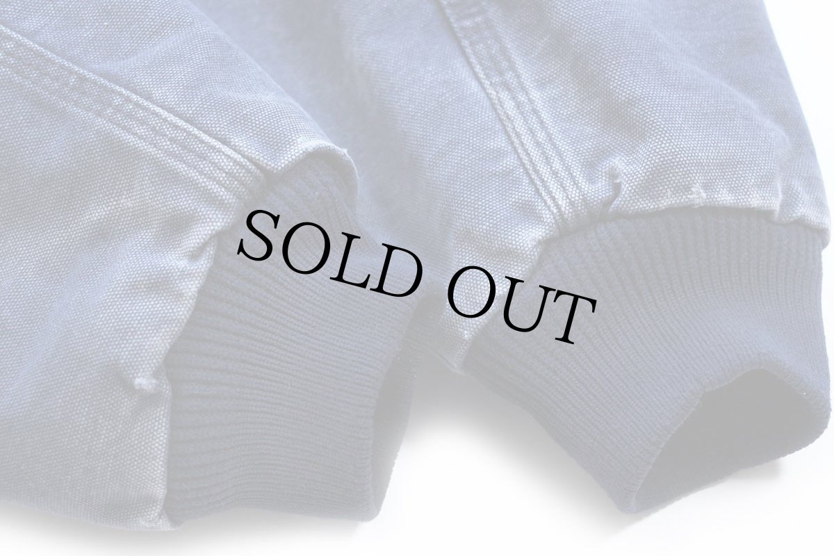 画像8: 90s USA製 carharttカーハート 刺繍入り キルティングライナー ダック地 アクティブジャケット パーカー 紺 フェード XL (8)