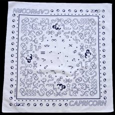 画像1: 90s USA製 CAPRICORN コットン バンダナ 白 (1)