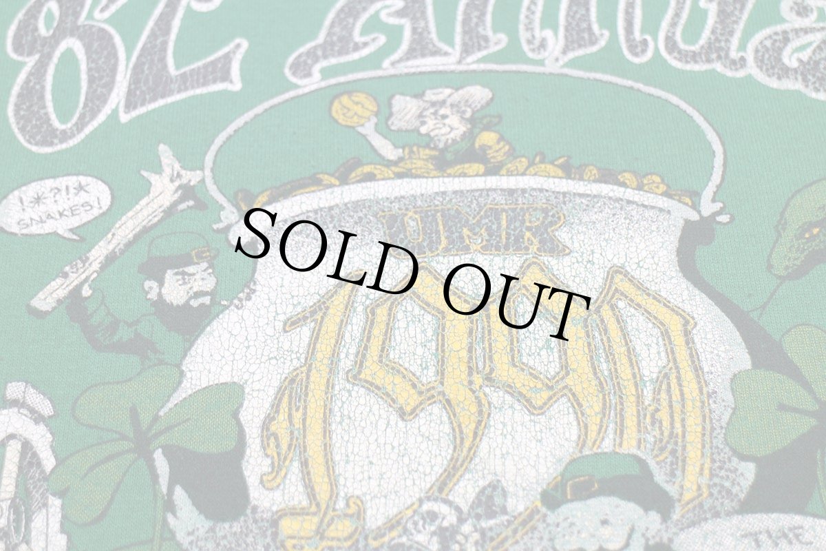 画像4: 90s USA製 RUSSELLラッセル 82nd Annual ST.PAT'S UMR 1990 ひび割れプリント 前V スウェット 緑 L (4)