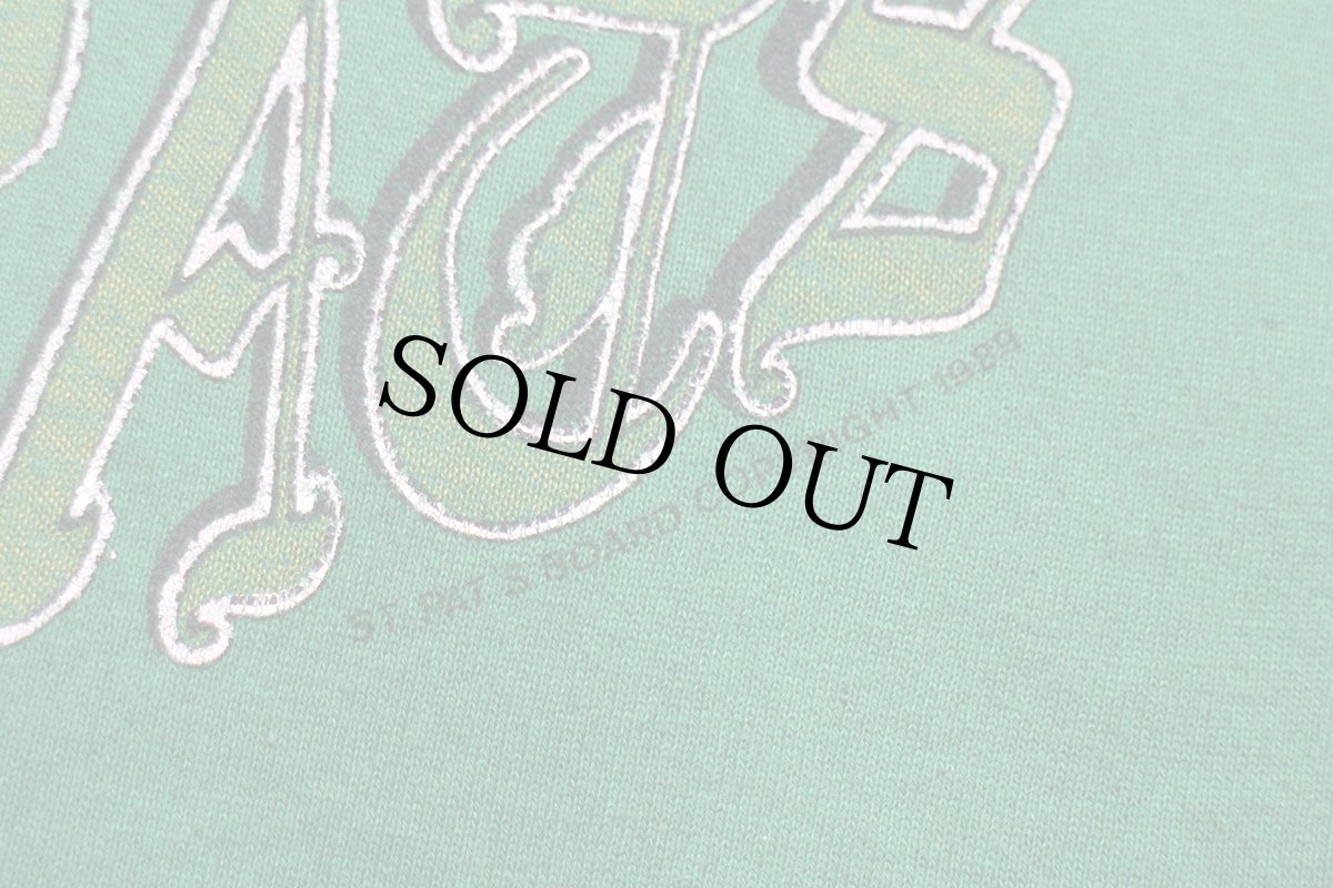 画像5: 90s USA製 RUSSELLラッセル 82nd Annual ST.PAT'S UMR 1990 ひび割れプリント 前V スウェット 緑 L (5)