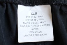 画像6: 15 米軍 U.S.ARMY ロゴ刺繍 APFU トレーニング ナイロンパンツ 黒 XL/R★95 IPFU (6)