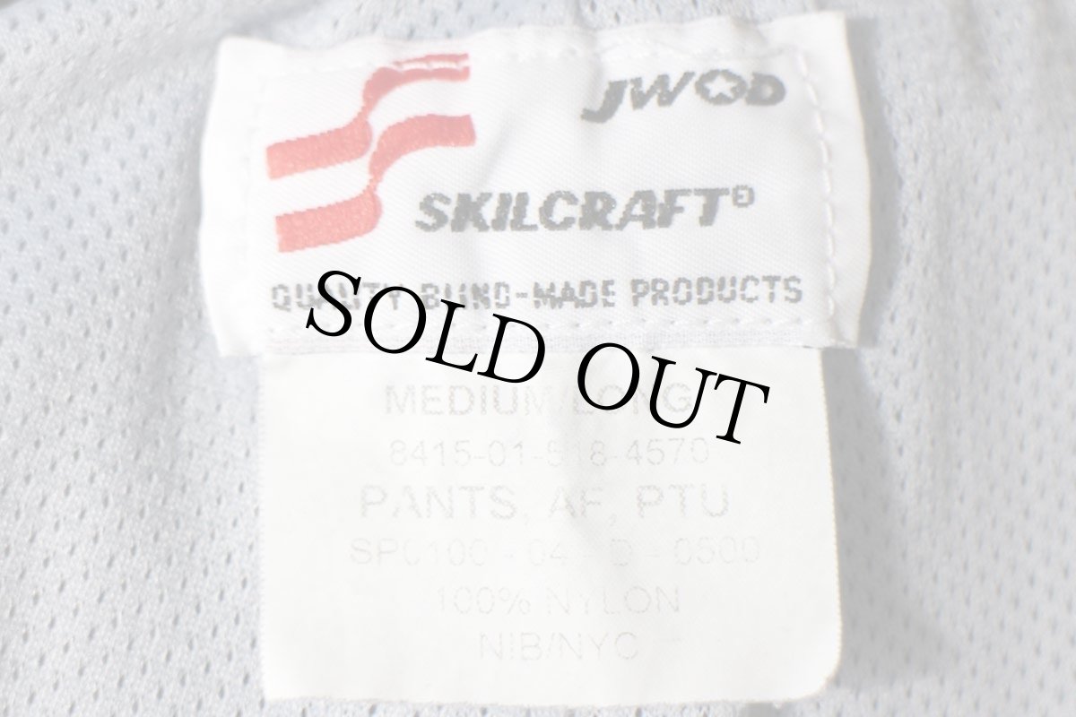 画像6: 00s 米軍 U.S.AIR FORCE PTU トレーニング ナイロンパンツ 紺 M/L★61 IPFU (6)