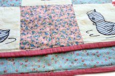 画像6: ビンテージ ハンドメイド 小花柄×小鳥×ランダムドット柄 パッチワーク キルトラグ (6)