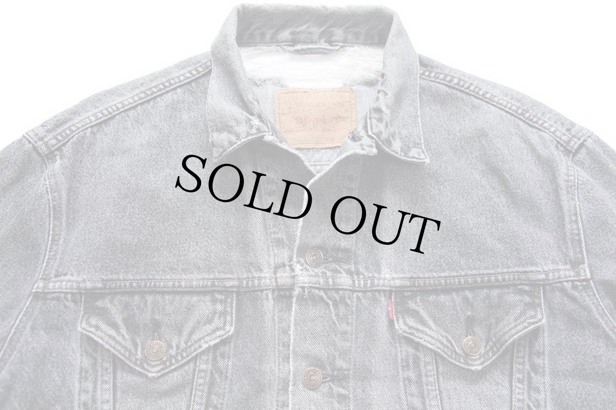 画像3: 90s Levi'sリーバイス 70503 先染め ブラック デニムジャケット 4ポケット ボロ XL★ユーロ (3)