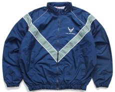 画像1: 00s 米軍 U.S.AIR FORCE ロゴ刺繍 PTU トレーニング ナイロンジャケット 紺 L-R★IPFU (1)