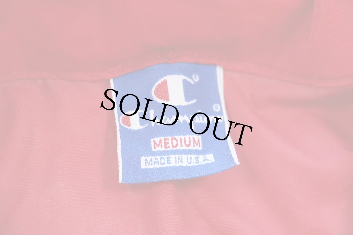 画像5: 90s USA製 Championチャンピオン PATCHOGUE-MEDFORD 12 RAIDERS 両面プリント ナイロンジャケット 赤 (5)