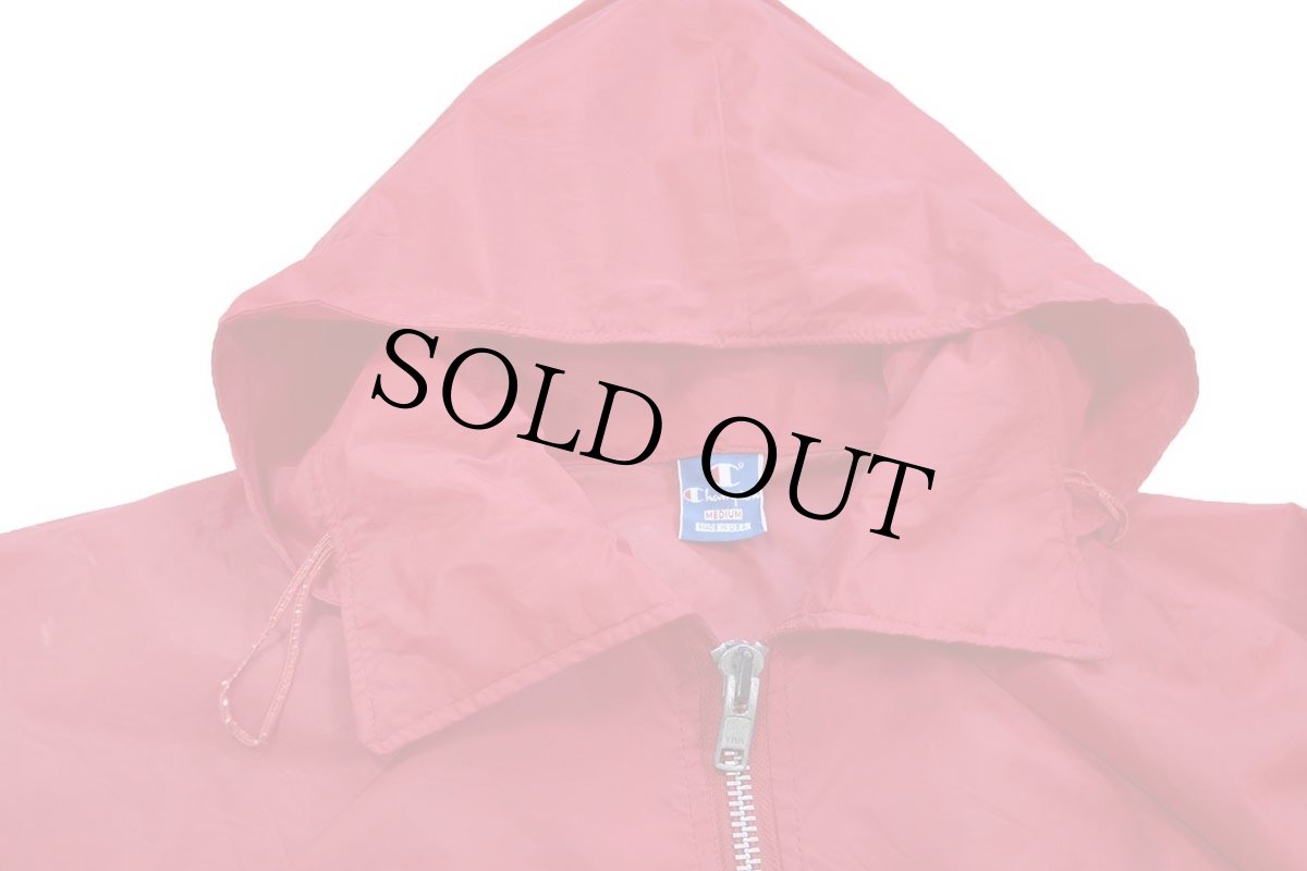 画像3: 90s USA製 Championチャンピオン PATCHOGUE-MEDFORD 12 RAIDERS 両面プリント ナイロンジャケット 赤 (3)