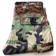 画像1: 00s 米軍 U.S.ARMY パッチ付き ウッドランドカモ BDU カーゴパンツ M-R★05 (1)