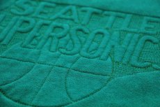 画像4: 90s USA製 Championチャンピオン NBA SEATTLE SUPERSONICS エンボス加工 前V スウェット 緑 XL (4)