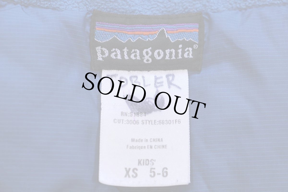 画像4: 00s patagoniaパタゴニア DOWN JACKET ナイロン ダウンジャケット 紺 KIDS' XS 5-6 (4)