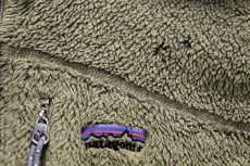 画像8: 訳あり★00s USA製 patagoniaパタゴニア R2 POLARTEC フリースジャケット フィールドグリーン M★刺繍ロゴ (8)