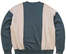 画像2: 90s USA製 RUSSELLラッセル ツートン 切り替え 前V スウェット グレーベージュ×グリーングレー XL (2)