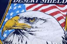 画像4: 80s USA製 OPERATION DESERT SHIELD イーグル 星条旗 ひび割れプリント スウェット 紺 L (4)