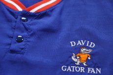 画像4: 90s USA製 DeLONGデロング DAVID GATOR FAN マスコット刺繍 ヘンリーネック プルオーバー ナイロンジャケット 青 2XL★特大 (4)
