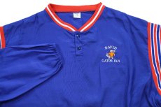 画像3: 90s USA製 DeLONGデロング DAVID GATOR FAN マスコット刺繍 ヘンリーネック プルオーバー ナイロンジャケット 青 2XL★特大 (3)