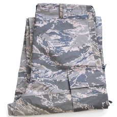画像1: デッドストック★00s 米軍 USAF APECS ABU デジタル タイガーカモ GORE-TEXゴアテックス ナイロン カーゴ オーバーパンツ L-R (1)