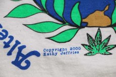 画像6: 00s USA製 S.O.S. 地球 ガンジャ アート 協賛 両面プリント オーガニックコットンTシャツ 生成り L (6)
