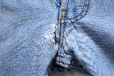 画像8: 90s USA製 Levi'sリーバイス 501 ダメージ デニムパンツ W36 L30★219 (8)