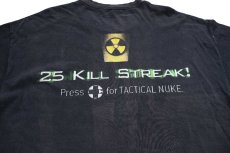 画像4: GOAT CREW CALL OF DUTY MODERN WARFARE 2 25 KILL STREAK! 両面プリント コットンTシャツ 黒 フェード L (4)