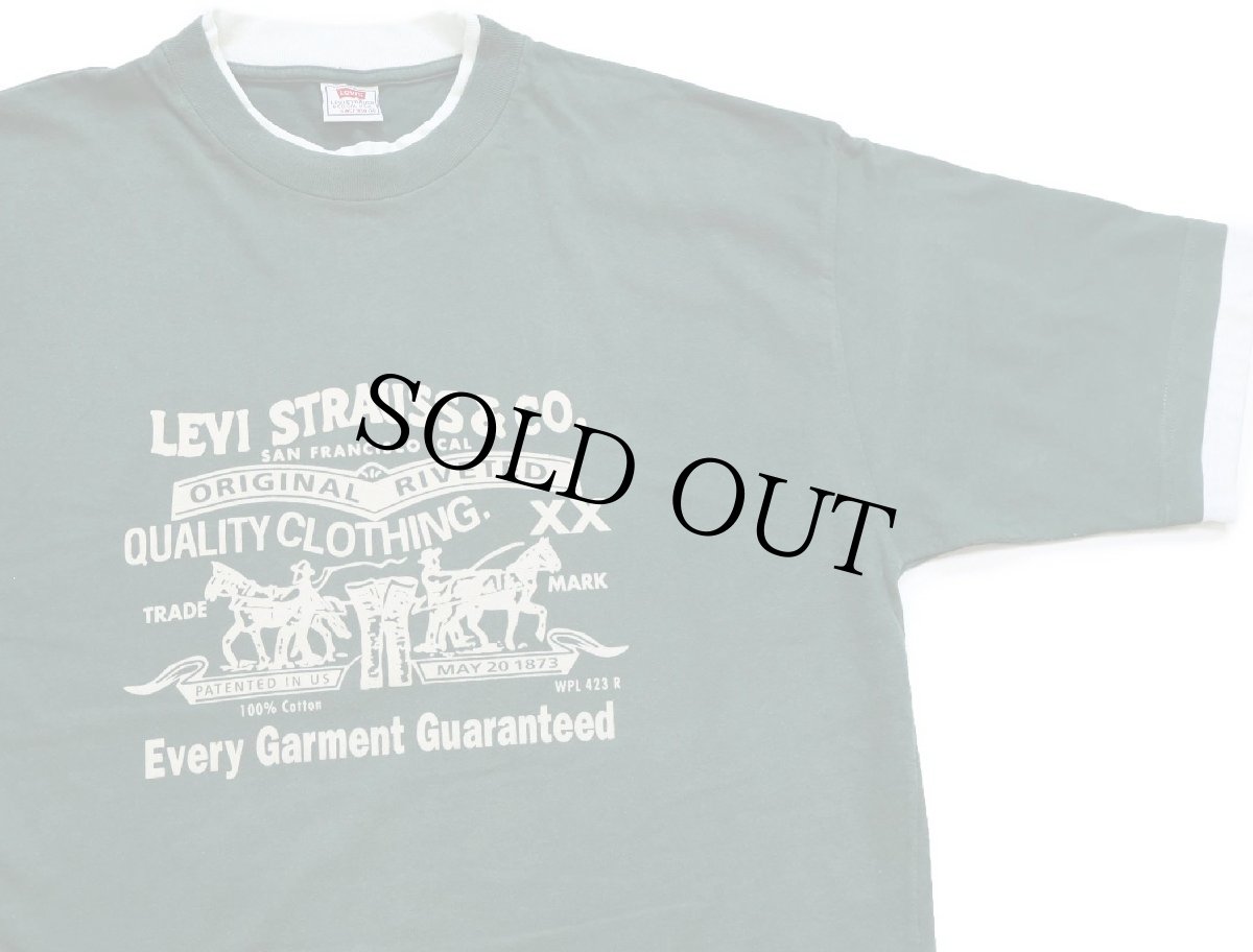 画像1: 90s Levi'sリーバイス ツーホース ロゴ レイヤードネック&スリーブ コットンTシャツ 緑×杢ライトグレー フェード M (1)