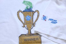 画像4: 90s USA製 WISCONSIN'S WATERS & WOODS with John Gillespie トロフィー Pabst Blue Ribbon ロゴ 協賛 Tシャツ 白 XXL★特大 (4)