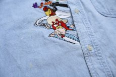 画像5: 90s WARNER BROS LOONEY TUNES ロードランナー コヨーテ バッグスバニー キャラクター刺繍 コットン ダンガリーシャツ L (5)