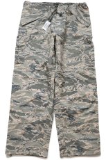 画像2: デッドストック★00s 米軍 USAF APECS ABU デジタル タイガーカモ GORE-TEXゴアテックス ナイロン カーゴ オーバーパンツ XL-L (2)